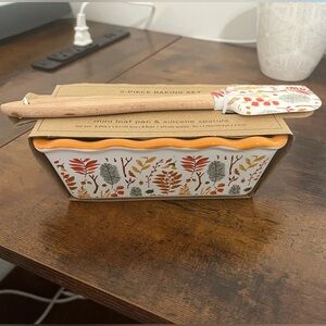 NWT, 2 Piece Baking Set, mini loaf pan with silicon spatula